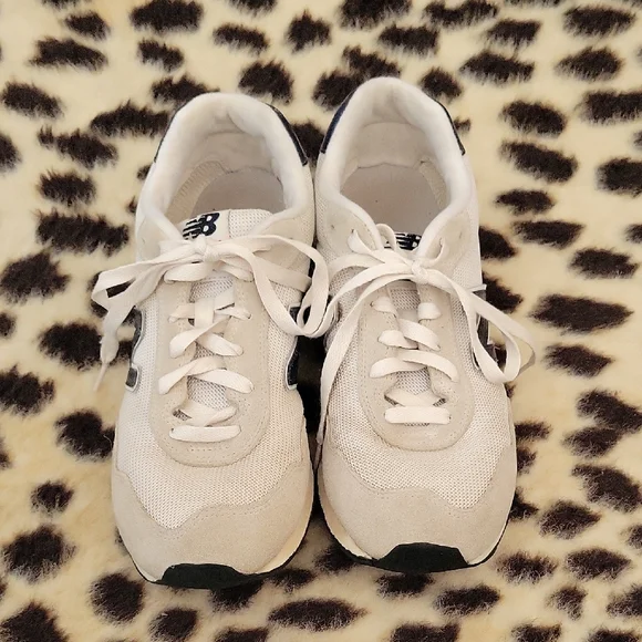 New Balance 515 Classic Sneaker | Size 8 - Picture 2 of 7